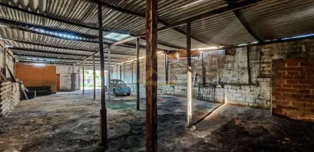 Galpão / Depósito / Armazém à venda, 200m² no Interlagos, Divinópolis