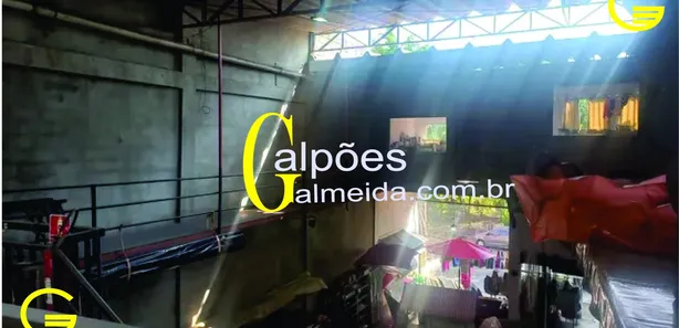 Galpão / Depósito / Armazém à venda, 420m² no Parque Santa Teresa, Carapicuíba