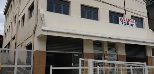 Prédio Inteiro para venda ou aluguel, 750m² no Jardim Lambreta, Cotia