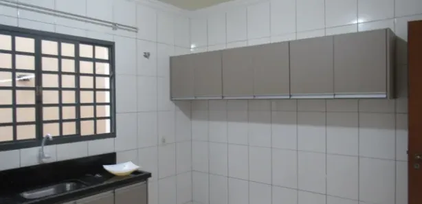 Casa com 3 Quartos para alugar, 130m² no Jardim Caviúna, Rolândia