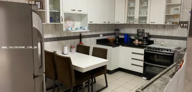 Casa com 3 Quartos à venda, 115m² no Brasília, Londrina
