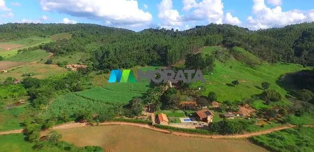 Fazenda / Sítio / Chácara com 4 Quartos à venda, 53m² no Centro, Viçosa