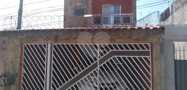 Sobrado com 3 Quartos à venda, 181m² no Vila Santa Margarida, Ferraz de Vasconcelos