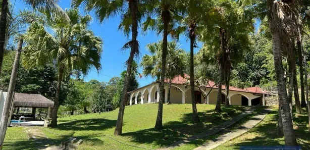 Fazenda / Sítio / Chácara com 10 Quartos à venda, 1600m² no Maraporã, Cachoeiras de Macacu