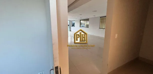 Loja / Salão / Ponto Comercial para alugar, 180m² no Conjunto Habitacional José Barnet Y Vives, Atibaia