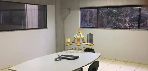 Galpão / Depósito / Armazém à venda, 2400m² no Centro, Araçariguama