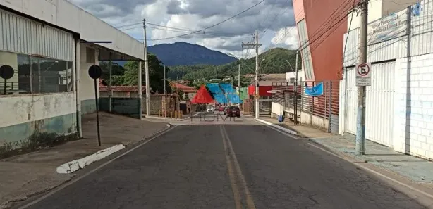 Terreno / Lote Comercial à venda, 437m² no Caeté, Caeté