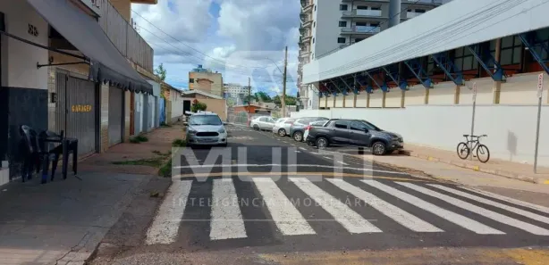 Loja / Salão / Ponto Comercial com 3 Quartos à venda, 115m² no Nossa Senhora Aparecida, Uberlândia