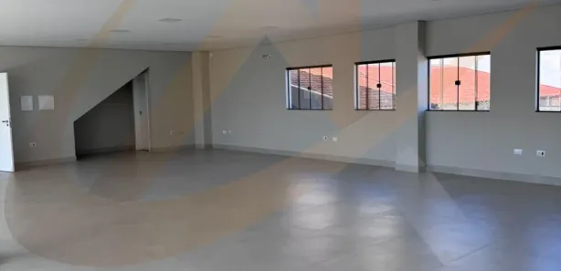 Loja / Salão / Ponto Comercial para alugar, 224m² no Centro, Arapongas