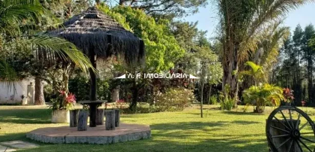 Fazenda / Sítio / Chácara com 3 Quartos à venda, 200m² no Sebandilha, Mairinque