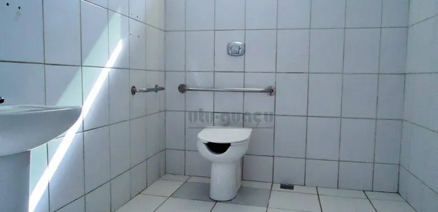 Prédio Inteiro para alugar, 2000m² no Centro, Salto