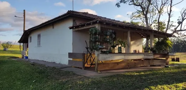 Fazenda / Sítio / Chácara com 3 Quartos à venda, 150m² no , Alambari
