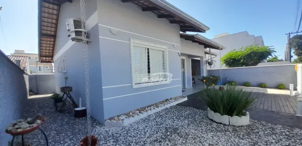 Casa com 2 Quartos para alugar, 80m² no Centro, Penha