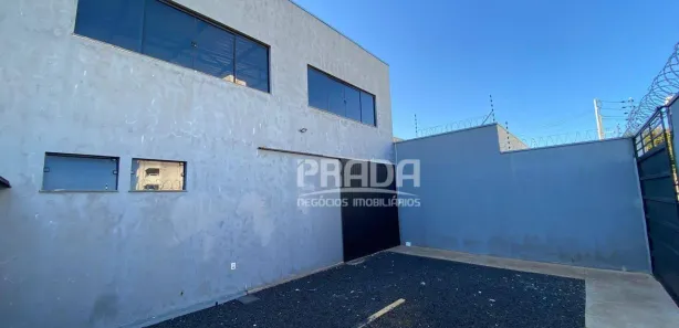 Galpão / Depósito / Armazém à venda, 170m² no Segismundo Pereira, Uberlândia