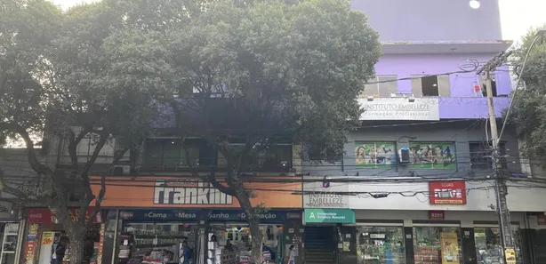 Loja / Salão / Ponto Comercial com 16 Quartos à venda, 1000m² no Centro, Governador Valadares