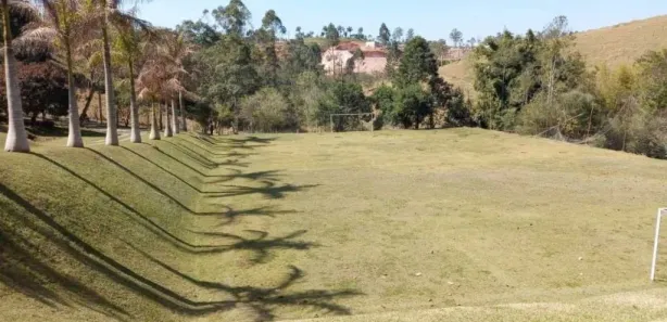 Fazenda / Sítio / Chácara com 2 Quartos à venda, 550m² no , Igaratá