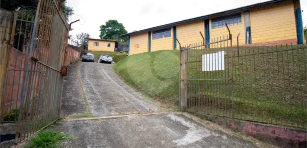 Galpão / Depósito / Armazém à venda, 254m² no Vila Nova São Roque, São Roque