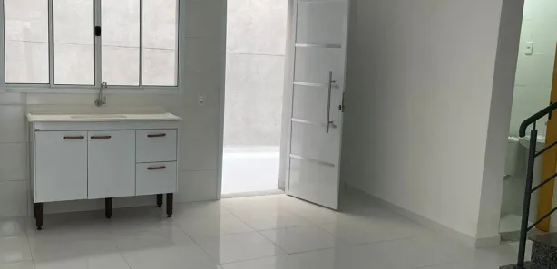 Sobrado com 2 Quartos para alugar, 70m² no Vila Júlia, Poá
