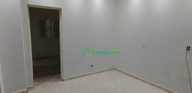 Casa com 1 Quarto para alugar, 50m² no Vila Dirce, Carapicuíba