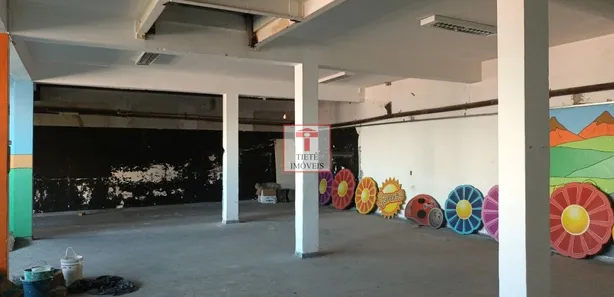 Galpão / Depósito / Armazém à venda, 680m² no Bosque da Saúde, São Paulo