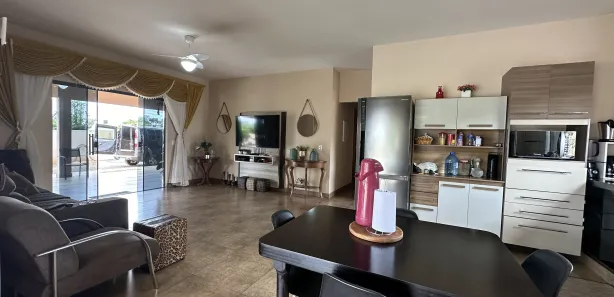 Fazenda / Sítio / Chácara com 4 Quartos à venda, 250m² no Itaúna, Ibiporã