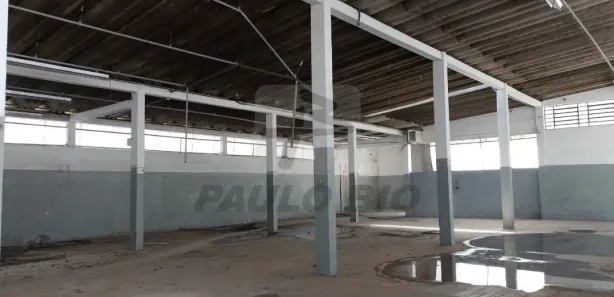 Galpão / Depósito / Armazém para alugar, 2000m² no Piraporinha, Diadema