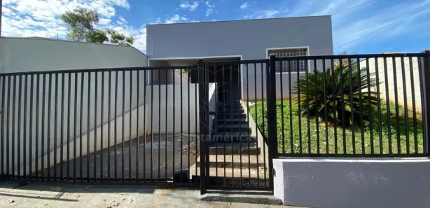 Casa com 3 Quartos para alugar, 80m² no Jardim Presidente, Londrina