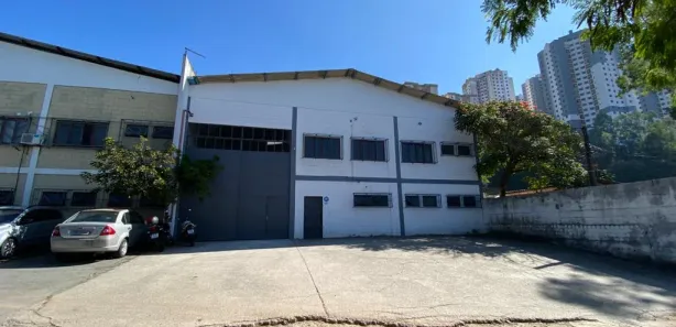 Galpão / Depósito / Armazém com 3 Quartos para alugar, 1100m² no Jardim Henriqueta, Taboão da Serra