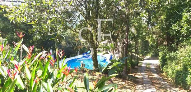 Fazenda / Sítio / Chácara com 7 Quartos à venda, 332m² no Corujas, Guapimirim