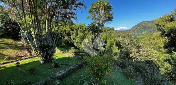 Fazenda / Sítio / Chácara com 6 Quartos à venda, 300m² no Pedro do Rio, Petrópolis