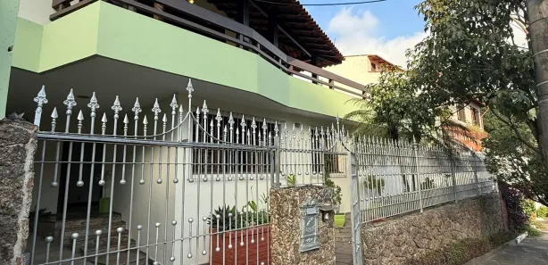 Sobrado com 4 Quartos para alugar, 394m² no São Francisco, Niterói