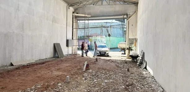 Galpão / Depósito / Armazém para alugar, 410m² no Vila Assis Brasil, Mauá