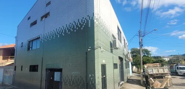 Galpão / Depósito / Armazém à venda, 260m² no Vila Amélia, São Sebastião