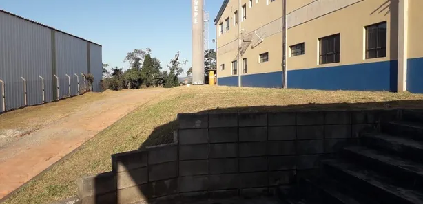 Galpão / Depósito / Armazém com 12 Quartos para venda ou aluguel, 7963m² no Ribeirão do Colégio, Araçariguama