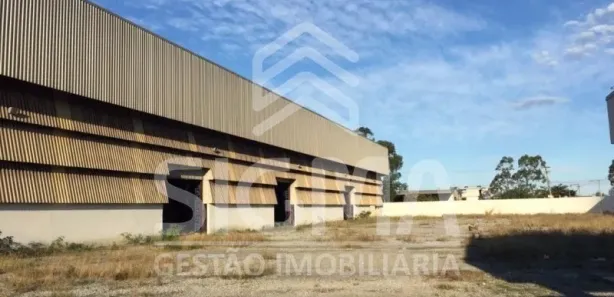 Galpão / Depósito / Armazém para venda ou aluguel, 1800m² no Lagomar, Macaé