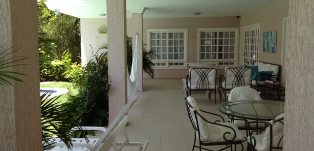 Casa de Condomínio com 6 Quartos para venda ou aluguel, 800m² no Candelária, Natal