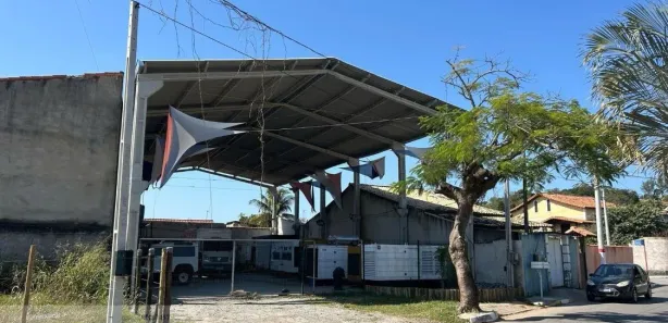 Galpão / Depósito / Armazém para alugar, 360m² no Araçatiba, Maricá