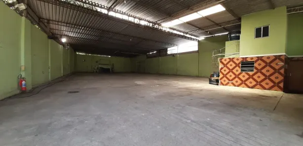 Galpão / Depósito / Armazém para venda ou aluguel, 552m² no Taquara, Rio de Janeiro