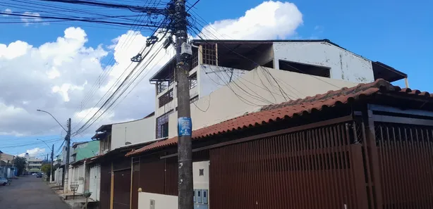 Casa com 6 Quartos à venda, 320m² no Riacho Fundo I, Brasília