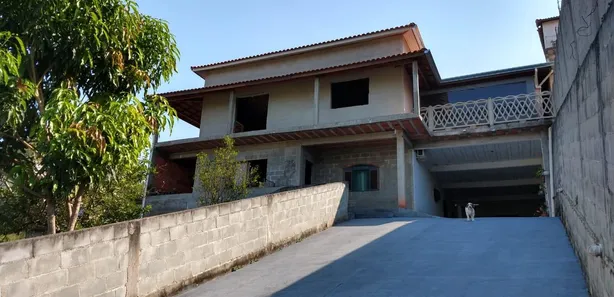 Sobrado com 5 Quartos à venda, 300m² no Centro, Igaratá