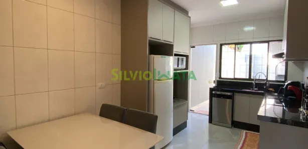 Casa com 3 Quartos para alugar, 80m² no Jardim Paris VI, Maringá