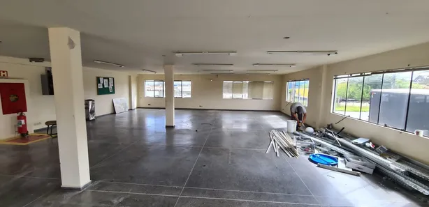 Conjunto Comercial / Sala para alugar, 370m² no Emiliano Perneta, Pinhais