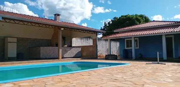 Fazenda / Sítio / Chácara com 3 Quartos à venda, 160m² no Cercado, Araçoiaba da Serra