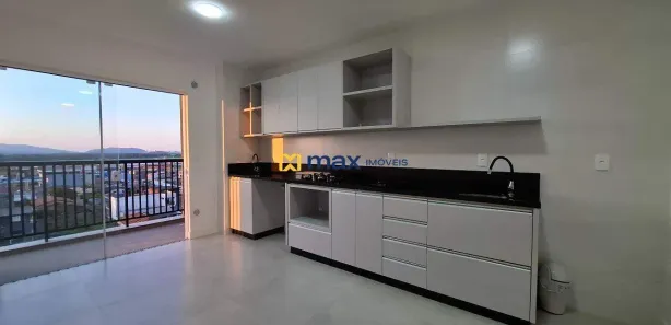 Apartamento com 2 Quartos para alugar, 67m² no Centro, Navegantes