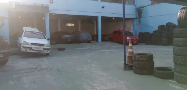 Galpão / Depósito / Armazém à venda, 700m² no Centro, Duque de Caxias