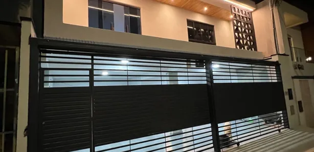 Sobrado com 4 Quartos à venda, 220m² no Guará II, Brasília