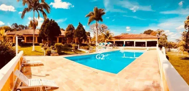 Fazenda / Sítio / Chácara com 10 Quartos para venda ou aluguel, 200m² no , Laranjal Paulista
