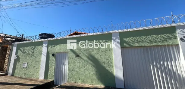 Casa com 3 Quartos para alugar, 110m² no Conjunto Residencial JK, Montes Claros