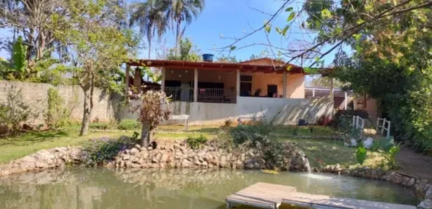 Fazenda / Sítio / Chácara com 3 Quartos à venda, 2000m² no , Nerópolis