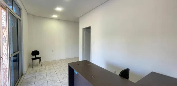 Conjunto Comercial / Sala para alugar, 10m² no Santa Maria, Chapecó